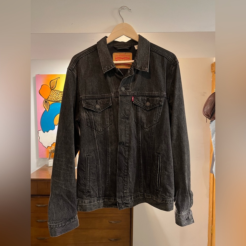 Men’s Levi’s Faded Black Denim Jacket (Large)